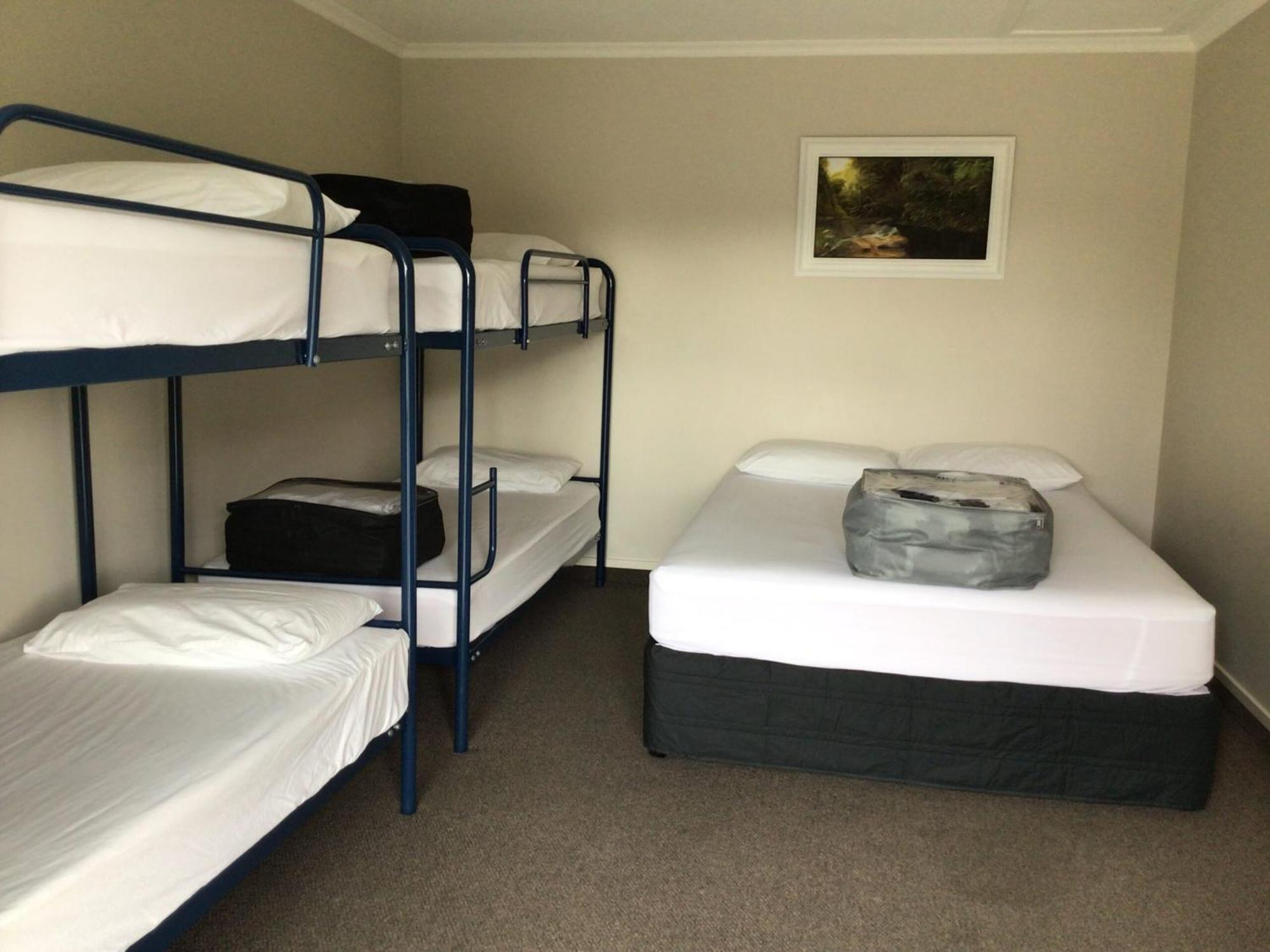 Fiordland Great Views Holiday Park Te Anau Bagian luar foto