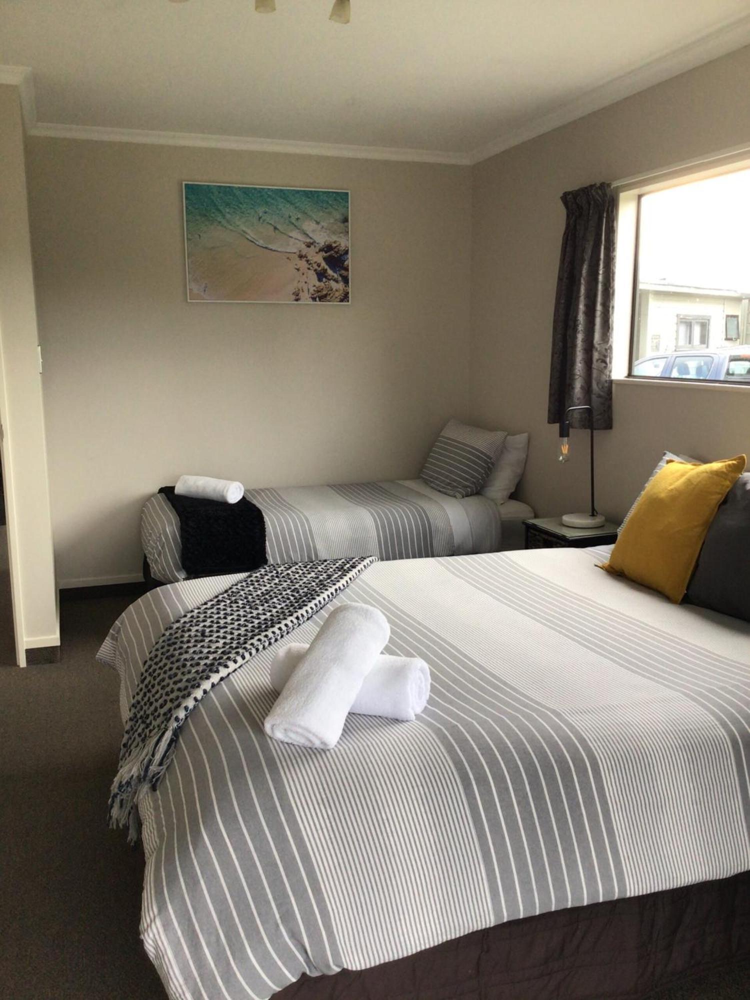 Fiordland Great Views Holiday Park Te Anau Bagian luar foto