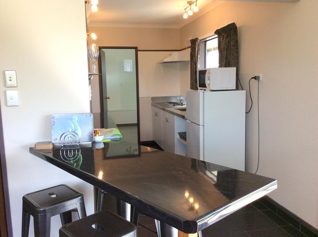 Fiordland Great Views Holiday Park Te Anau Bagian luar foto