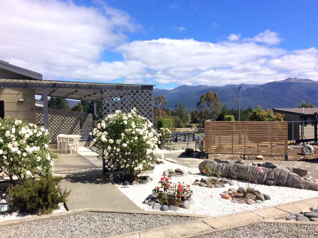 Fiordland Great Views Holiday Park Te Anau Bagian luar foto